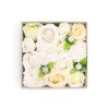 Szappanból készült virágkompozíció, szappanvirág díszdobozban, fehér-krém
