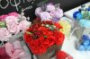 Szappanból készült virágkompozíció, lila-bordó színben, 16x14x14 cm, szappanvirág